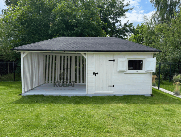 Domek drewniany z altana